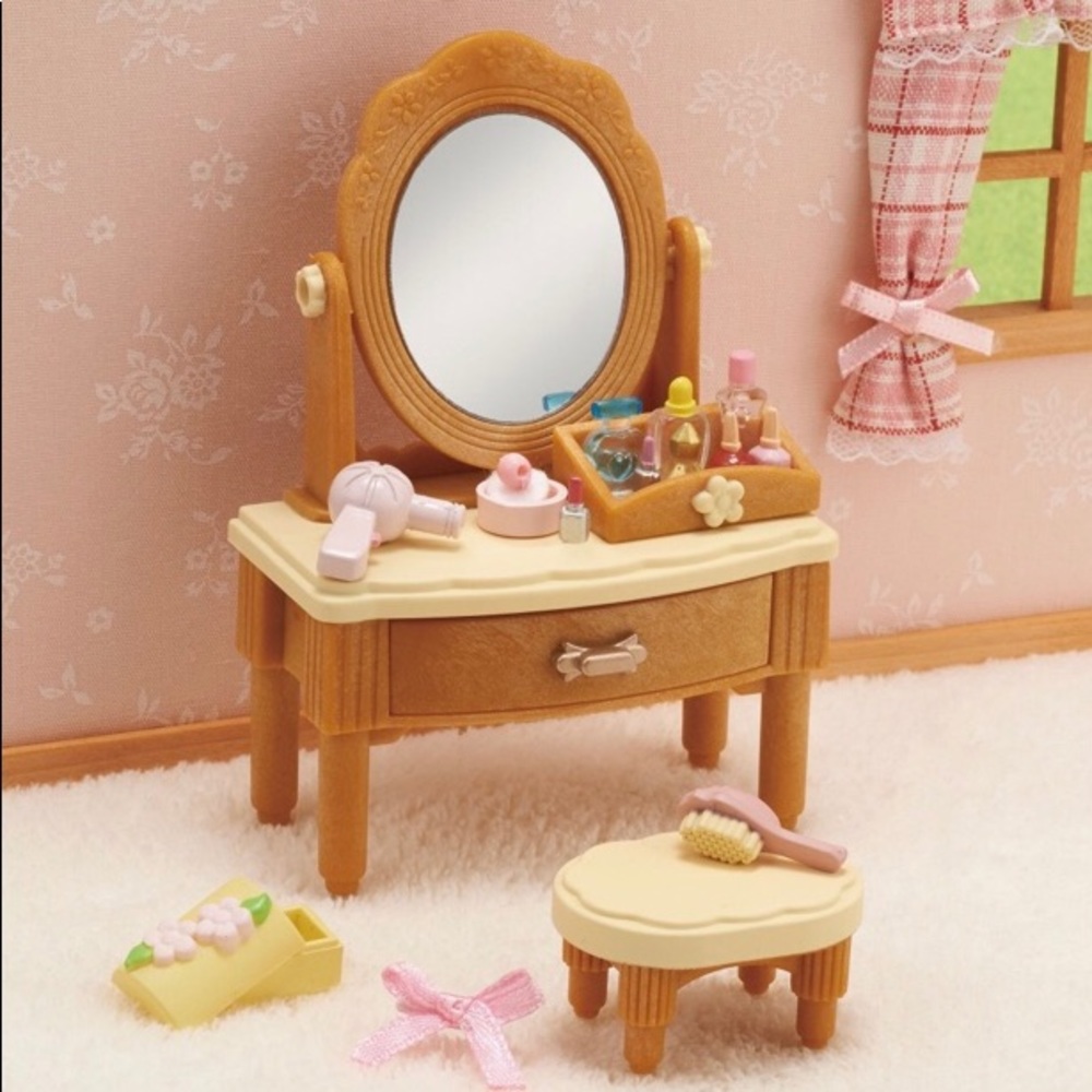 Calico Critters Girls Dressing Table